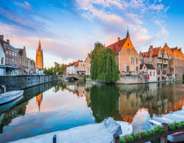 華麗歐洲|德比荷經典建築10日